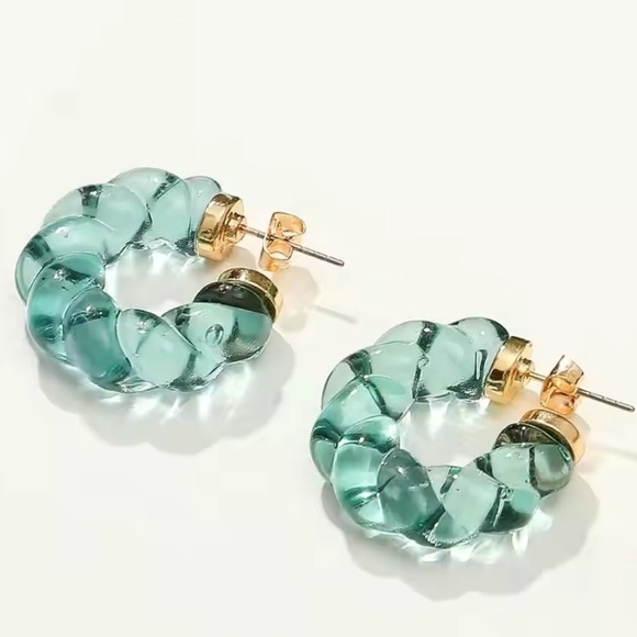 ◾️18k Gold Plated C Shape Blue Twist Hoop Earrings - Picture 5 of 6